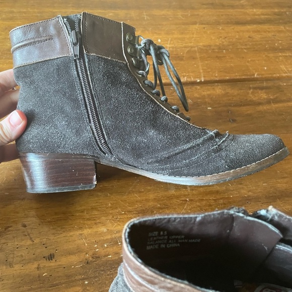 Very Volatile Leather Suede Lace Up Heeled Boots Sz 8.5 Brown Pointed Toe - Picture 7 of 10